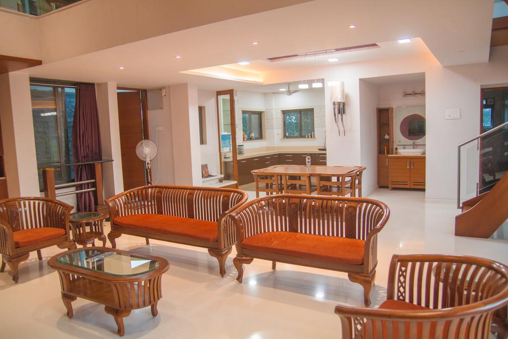 Gulmohar - Luxurious Penthouse Family Rooms Колхапур Екстер'єр фото
