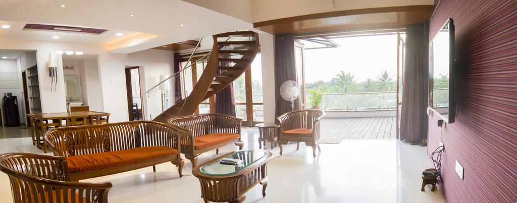 Gulmohar - Luxurious Penthouse Family Rooms Колхапур Екстер'єр фото